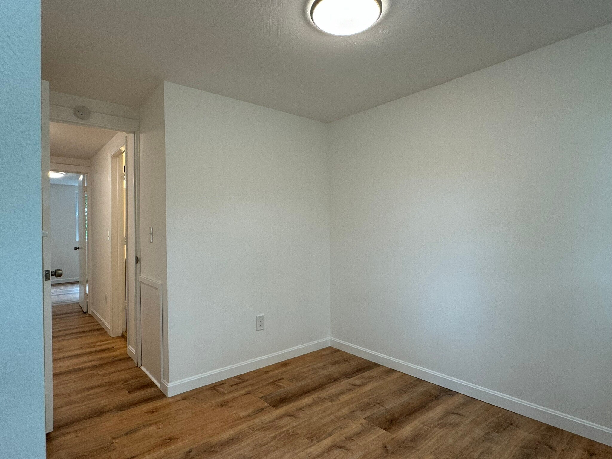 Building Photo - 225 Evergreen Ave