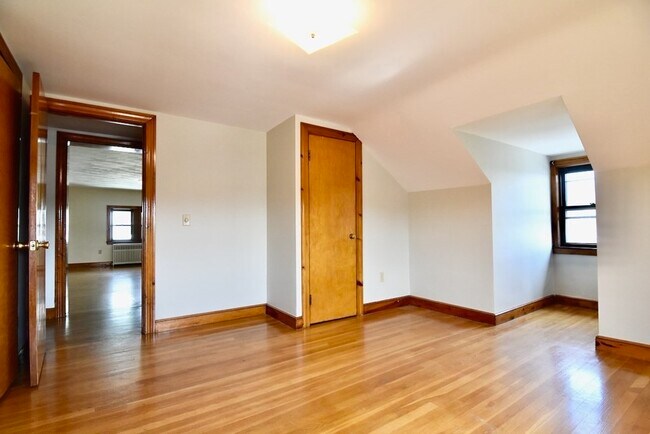 Building Photo - 20 Hollis Ave