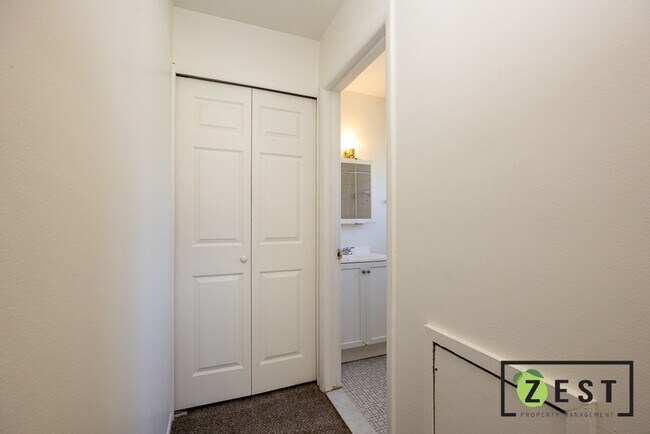 Building Photo - 22330 W Warren