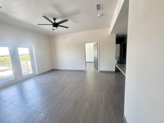 Building Photo - 502 Shiloh Dr