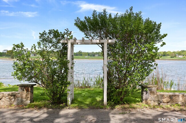 Building Photo - 34 Shorehaven Rd