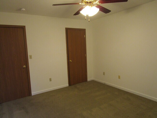 Building Photo - 3550-3552 Prescott Dr.