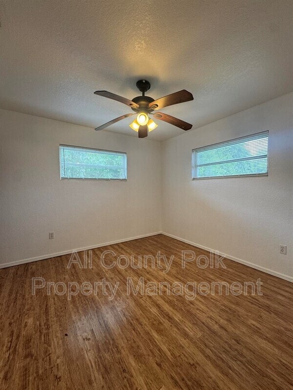 Building Photo - 1625 E Fern Rd