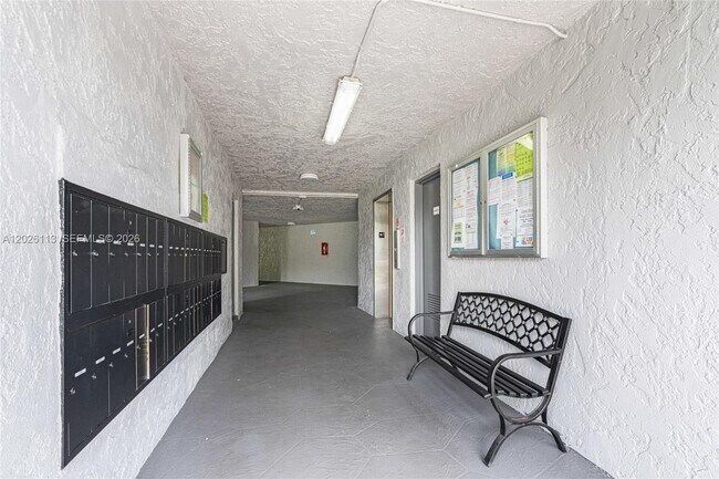 Building Photo - 9091 Lime Bay Blvd