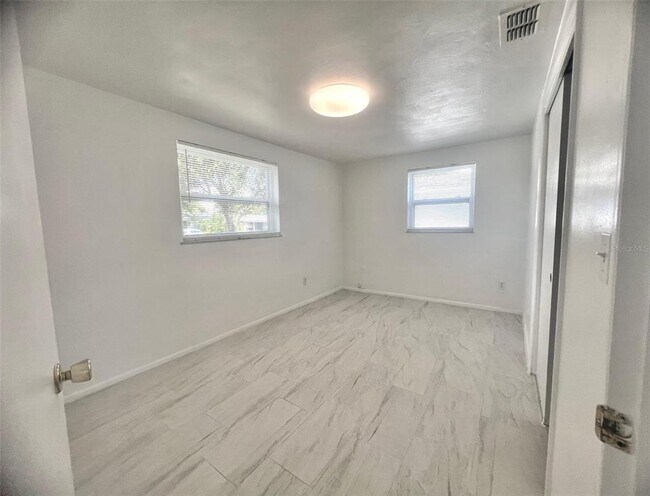 Building Photo - 4626 Taray Ln