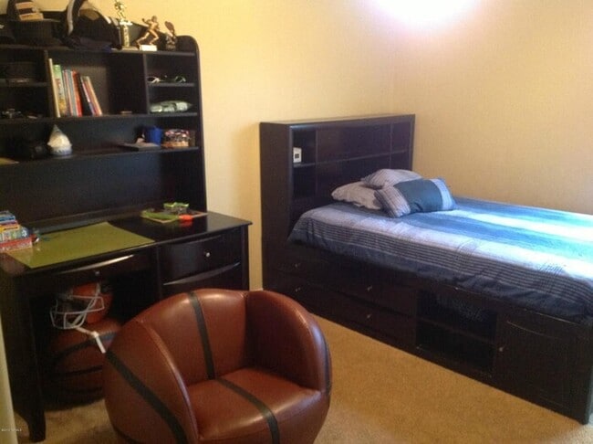 Building Photo - Pending/ Rented - Spacious Rita Ranch Home with Modern Comforts & Community Perks!