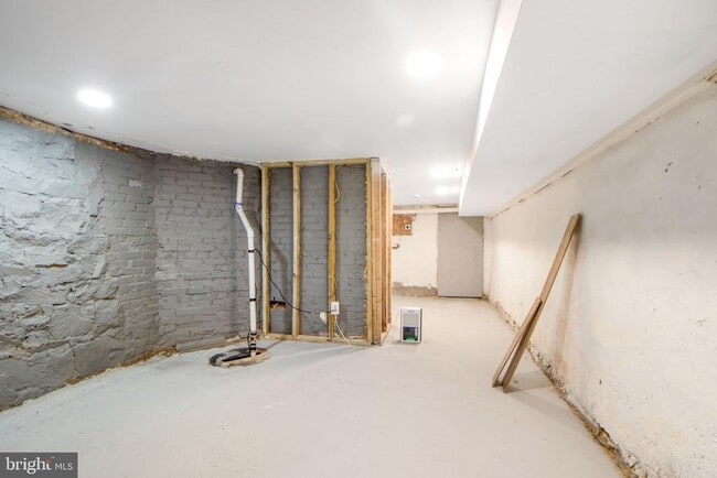 Building Photo - 2231 Orem Ave