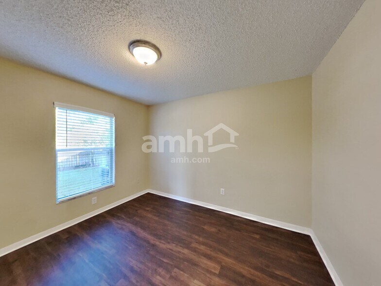 Building Photo - 22747 Saint Thomas Cir