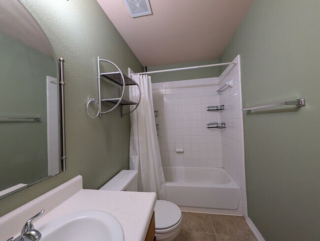 Building Photo - 369 Starling Creek