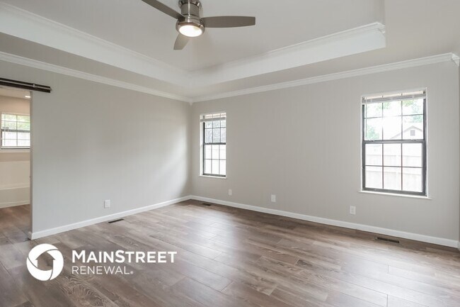 Building Photo - 400 Julie's Trail Cir