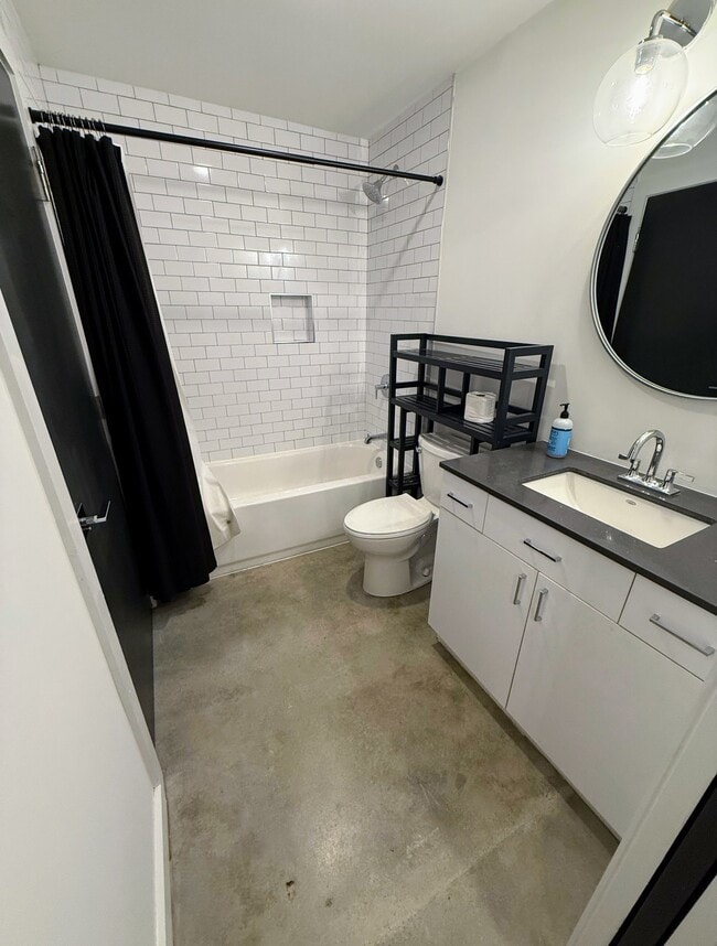 Building Photo - 1065 United Ave SE