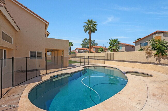 Building Photo - 8830 E Carol Way