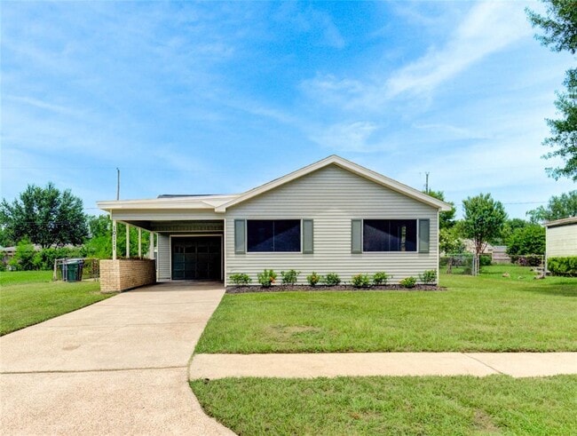 Building Photo - 10111 Fonville Dr