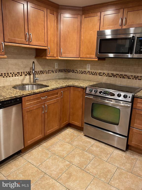 Building Photo - 3148 Hartwick Ln