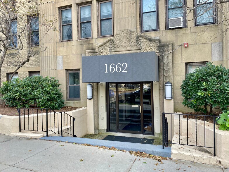 Building Photo - 1662 Commonwealth Ave