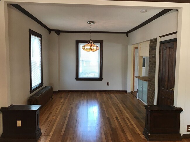 Building Photo - Four-Bedroom Single Family Home in Merriam...