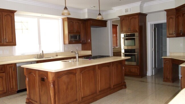 Building Photo - Coming Soon! Lavish Estate Home w/4700sf+C...