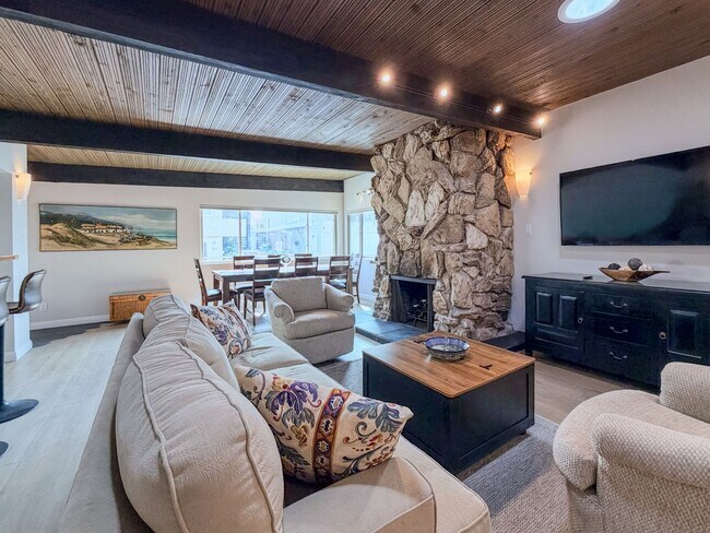 Building Photo - 1327D - The Sea Bum Sanctuary | 2 Bed 2 Ba...