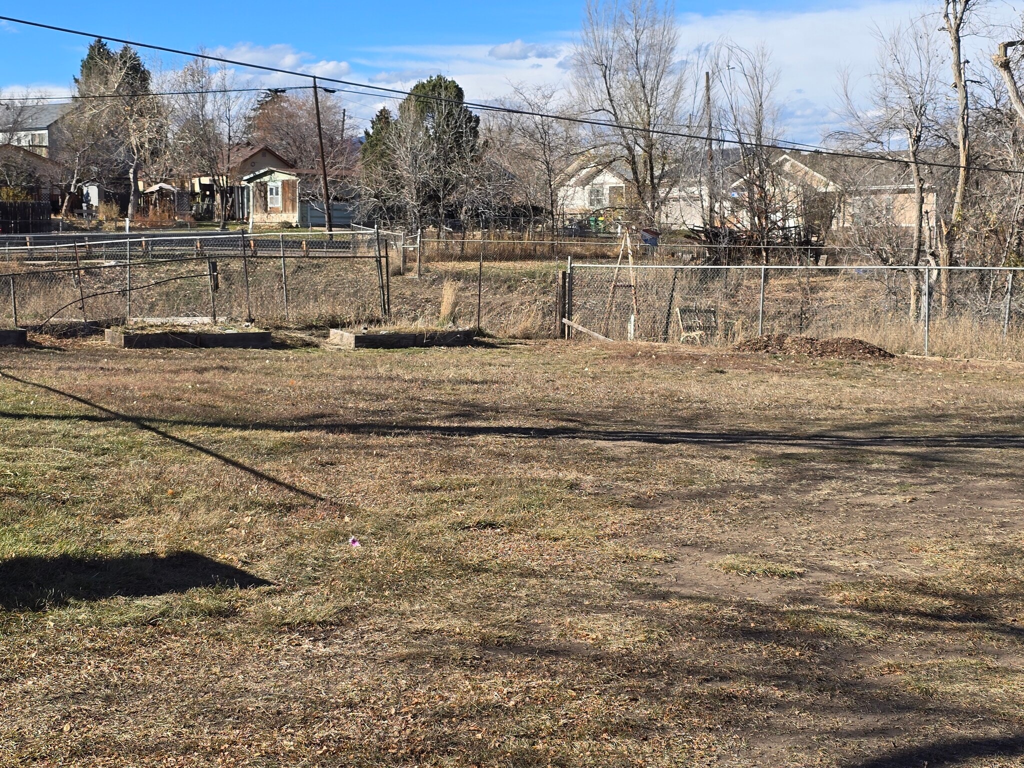 Raised bed gardens - 12103 Viewpoint Dr
