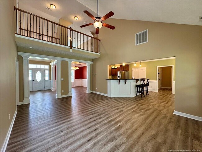 Building Photo - 380 Stansbury Dr