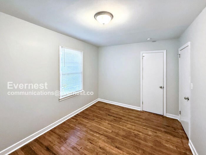 Building Photo - 1309 5th Pl NW