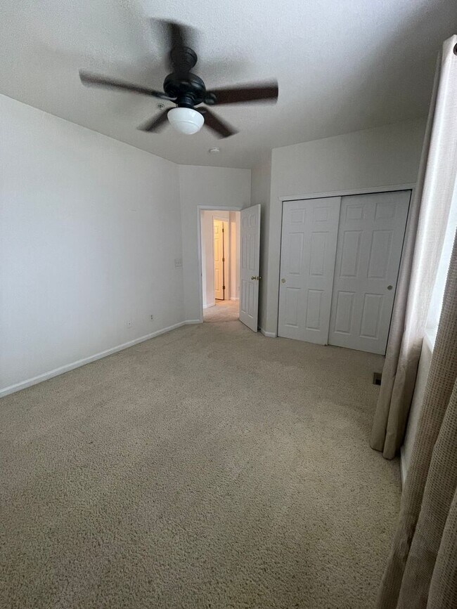 Building Photo - Spacious 3 Bed, 2.5 Bath Townhome in Rigden Farm! Unit E!