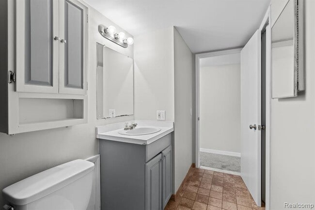 Building Photo - 162 Princeton Dr