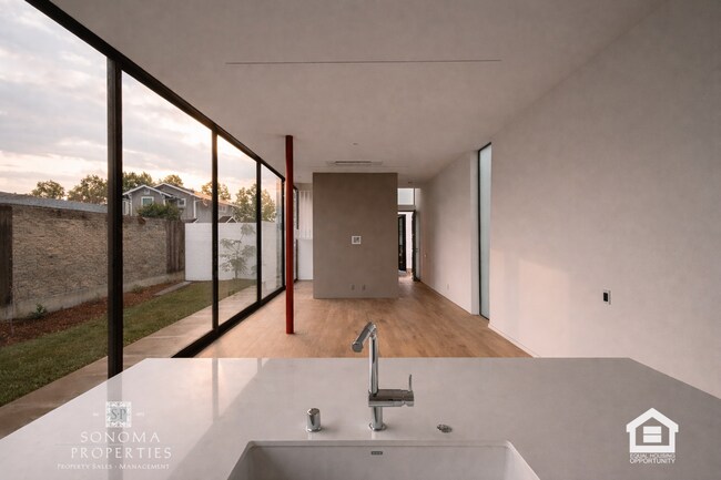 Building Photo - 1211-1213 Broadway