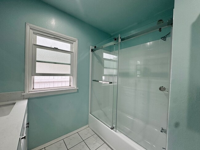 Building Photo - Charming 3 bed/2 bath House for Rent in Si...