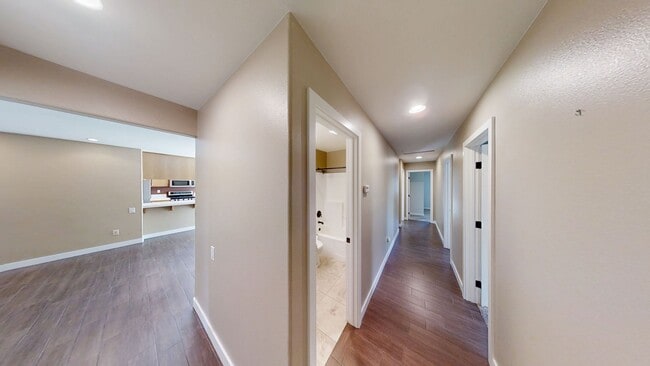Building Photo - Beautiful 4 Bedroom 2 Bathroom House in Be...