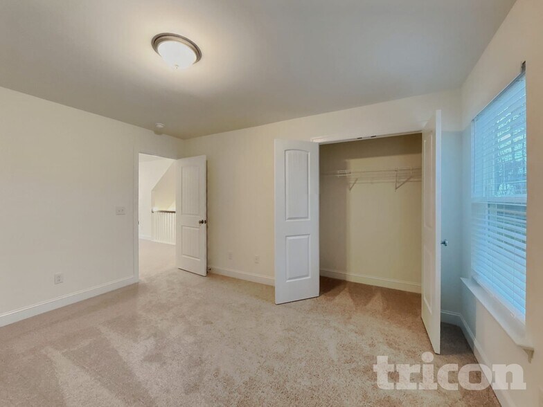 Building Photo - 129 Stallion Way