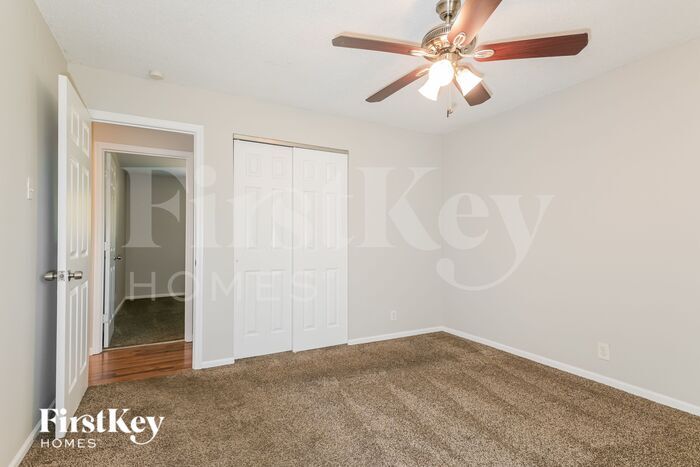 Building Photo - 2288 Kingsford Dr