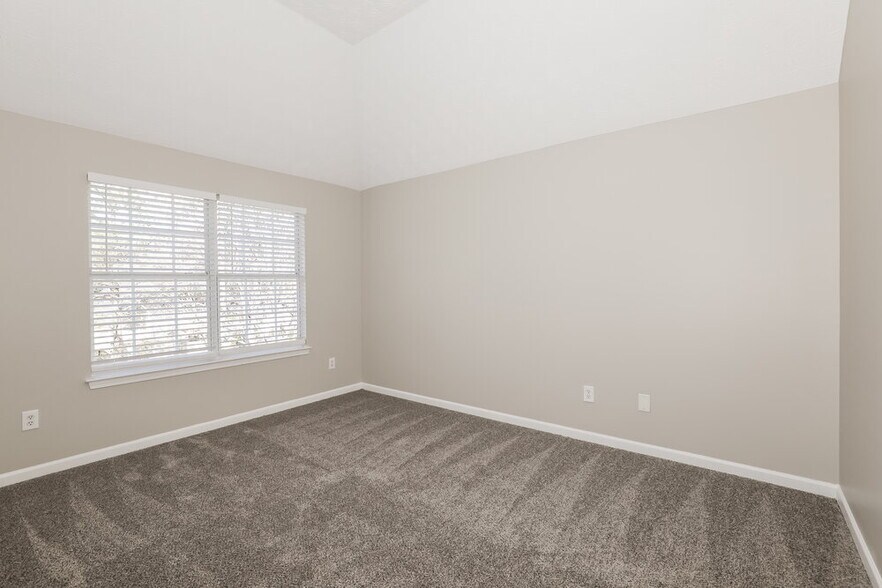 Building Photo - 1365 Camelia St