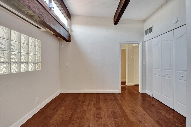 Building Photo - 760 E Coco Plum Cir