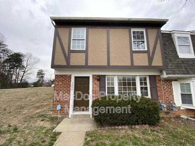 Building Photo - 1000 James Madison Cir
