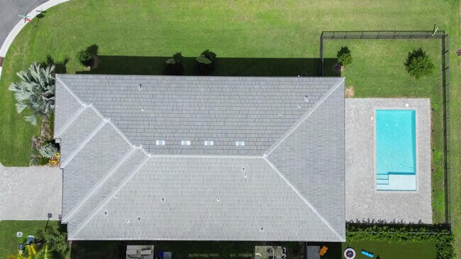 Building Photo - 8151 Laurel Falls Dr