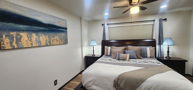 Building Photo - Fully Furnished House in South Lake Tahoe!...