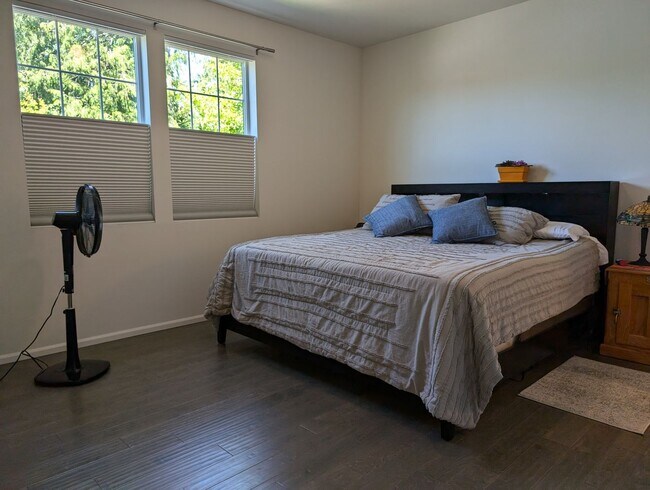 Building Photo - 4848 Shelby Pl