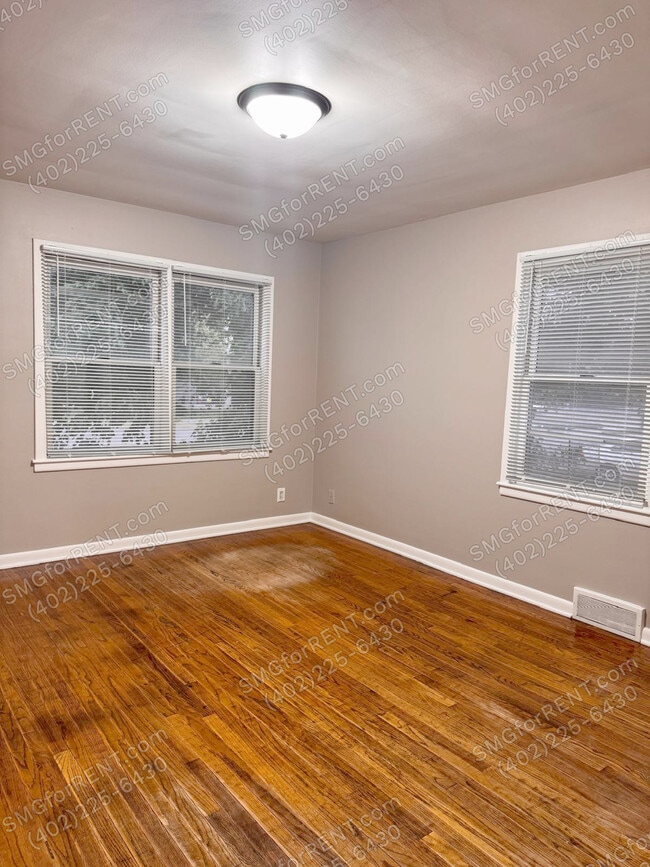 Building Photo - 2104 S 42nd St