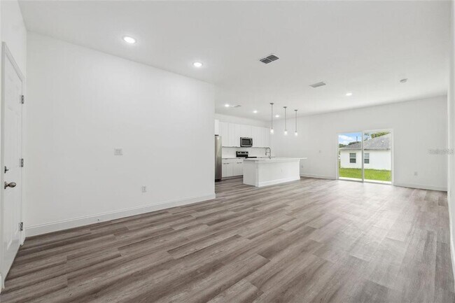Building Photo - 6062 SW 154th Place Rd