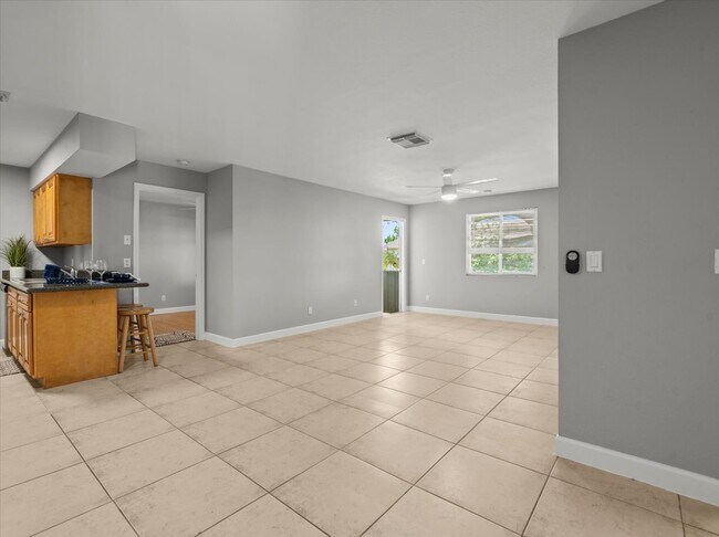 Building Photo - 230 Thorntree Pl