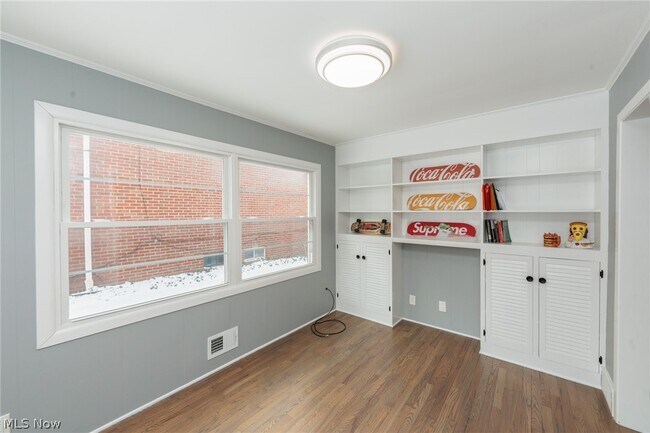 Building Photo - 2539 Warrensville Center Rd