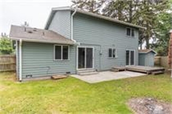 Building Photo - Fantastic 3 bedroom Home Now offering $200...