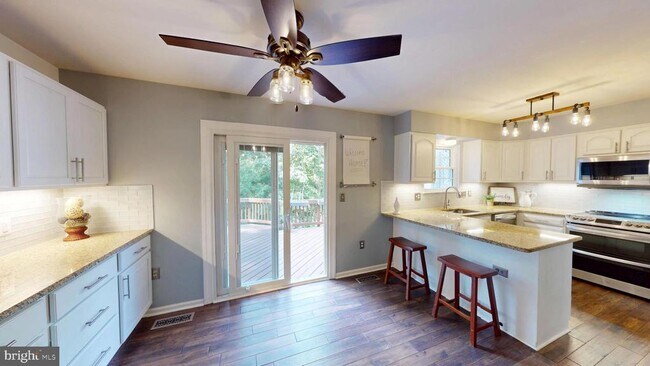 Building Photo - 200 Sulgrave Ct