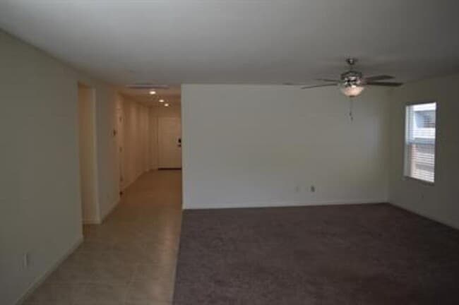 Building Photo - 686 Keenan Ct