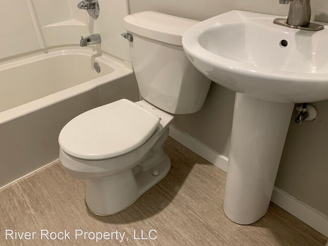 Building Photo - 1205 12th Ave N