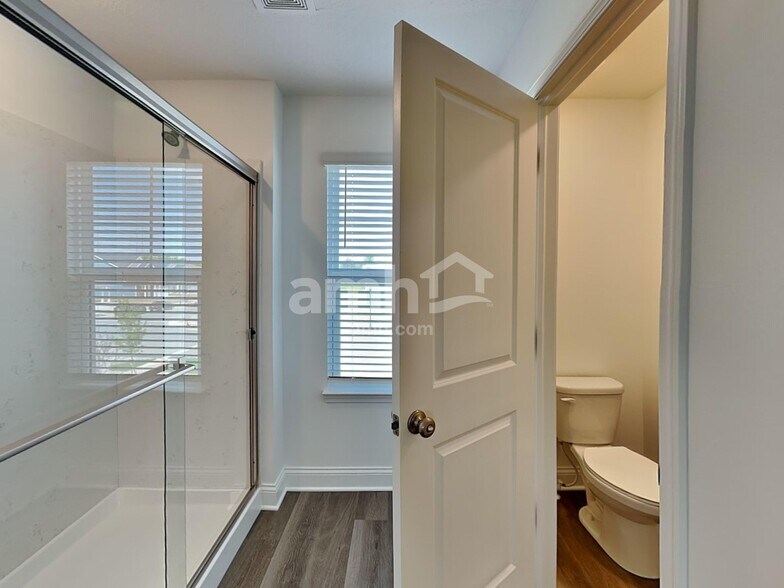 Building Photo - 1112 Heritage Blvd