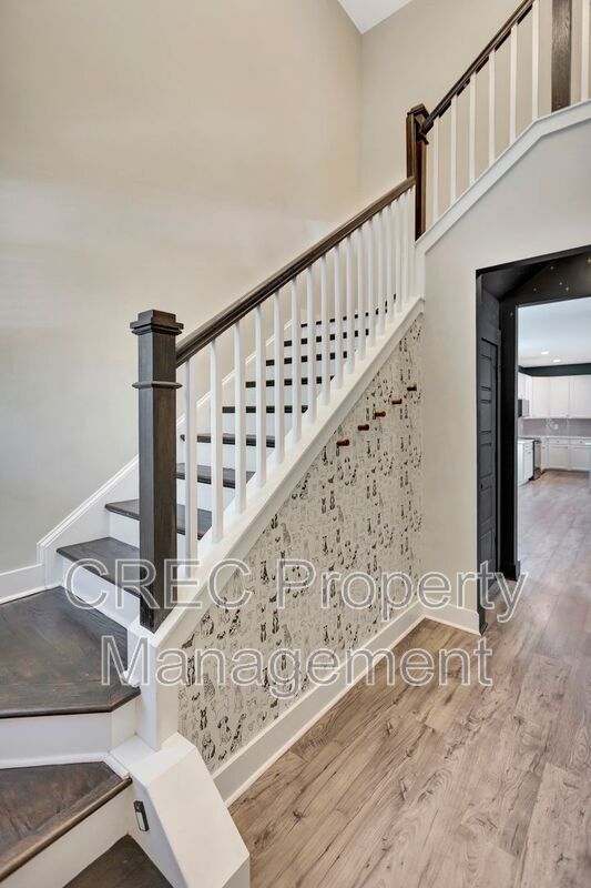 Building Photo - 3988 Hillyard St