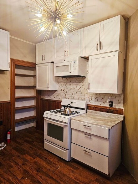 Building Photo - 409 N 5th St