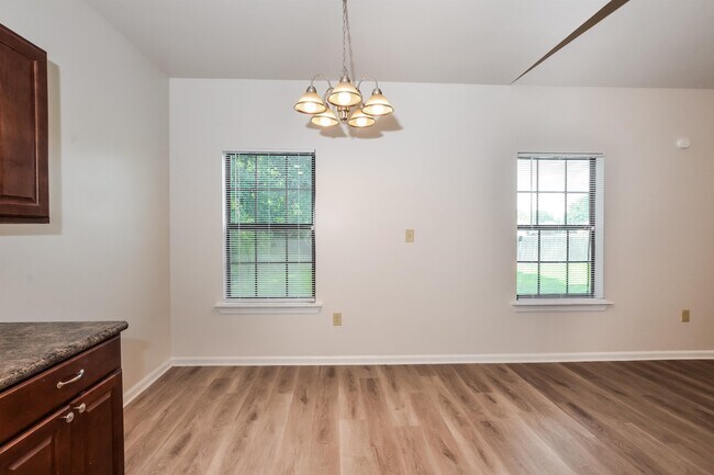 Building Photo - 6600 Finch Rd